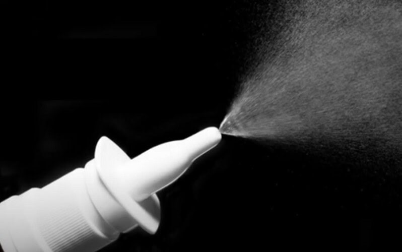 Nova kovid vakcina u obliku nazalnog spreja ulazi u širu upotrebu u SAD – bez igle, bez kontrole, bez garancije