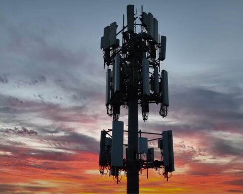 НЕВИДЉИВО ОРУЖЈЕ: Како 5Г мреже разарају здравље