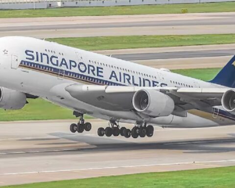 Ко заиста управља авионом ако пилот изгуби свест? Изненадне смрти и онеспособљавања експлодирали након ковид вакцинације