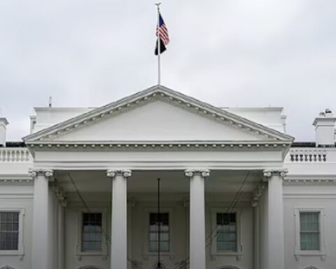 Tramp Zelenskom i EU liderima: Prihvatite mirovni dogovor sa Rusijom ili sledi kraj pomoći