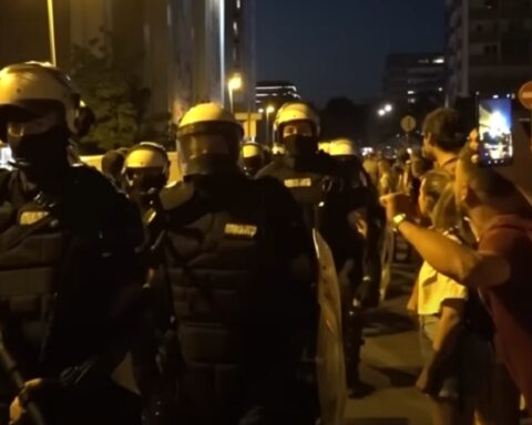 Otvoreno pismo Srba iz Amerike: Srbija klizi u haos - vreme je za fer i demokratske izbore