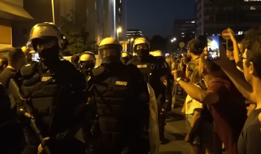 Otvoreno pismo Srba iz Amerike: Srbija klizi u haos - vreme je za fer i demokratske izbore