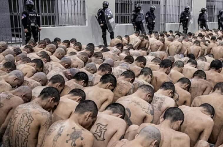 El Salvador najavljuje 600 masovnih suđenja za desetine hiljada zatvorenika
