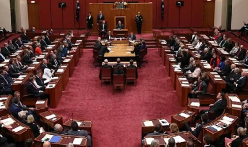 Australijski senat zabranio raspravu o zakonu koji definiše muškarca i ženu