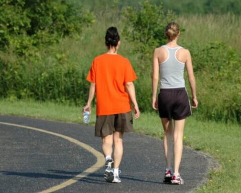 Samo 5 minuta šetnje dnevno štiti mozak i usporava starenje
