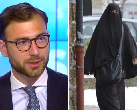 Исламска инвазија у ЕУ није случајна! Француски политиколог Пол Антоан: "Све је почело на Косову и Метохији"