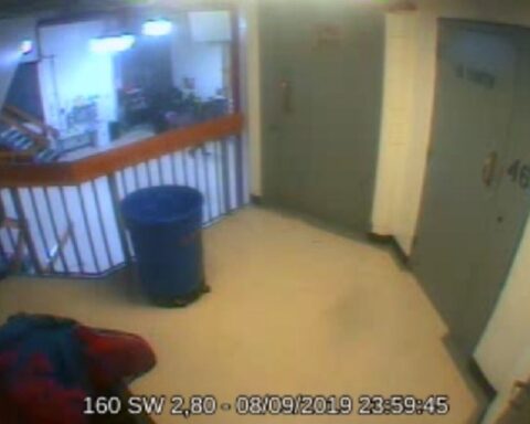 Амерички Конгрес објавио "непостојећи минут": Нови снимак руши званичну верзију о смрти Џефрија Епштајна (ВИДЕО)