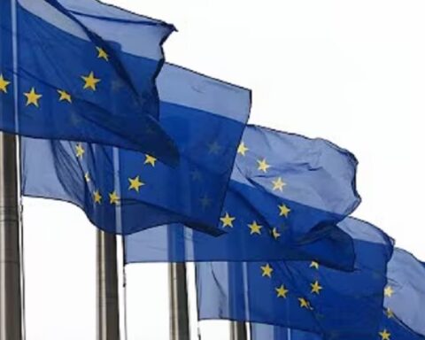 Масовна миграција и енергетска самодеструкција гурају Европу у провалију