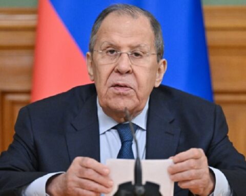 Лавров: ЕУ нема шта да тражи у мировним преговорима