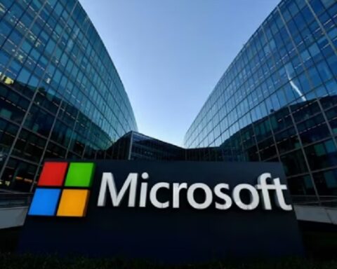 Извршни директор Мајкрософта упозорава: Вештачка интелигенција ће учинити многе послове непотребним