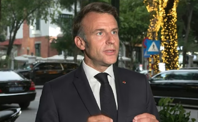 Макрон у слободном паду: Француска клизи ка политичком краху