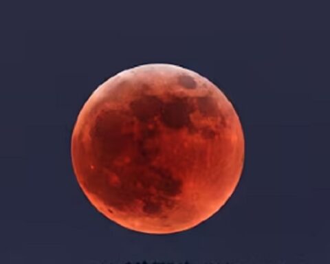 "Крвави месец" у недељу увече: Потпуна помрачења Месеца видљива широм Азије и делова Европе и Африке