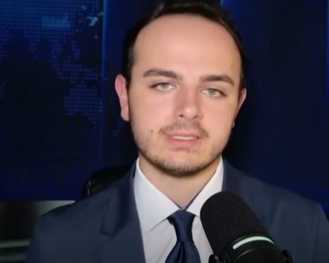 Николас Хулшер упозорава: мРНК вакцине изазивају „турбо“ рак и епидемију аутизма