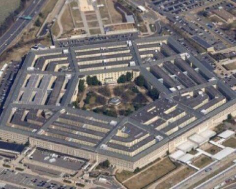 Пентагон планира да користи вештачку интелигенцију за сузбијање онлајн неистомишљеника широм света