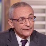 Демократе упорно гурају „климатску агенду“: Подеста оптужује Трампа да уништава „научни консензус“ и сарађује са Саудијцима и Русима