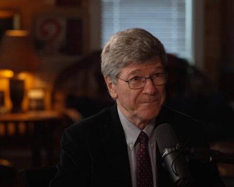 Џефри Сакс: Европске чланице НАТО-а гурају свет у рат