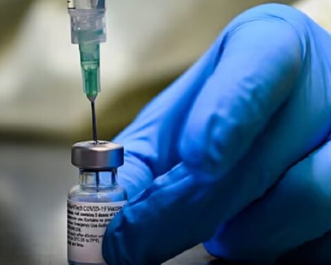 ИЗВЕШТАЈ ИЗ КАНАДЕ: Нагли пораст „неочекиваних смрти“ повезан са ковид вакцинацијом и закључавањима