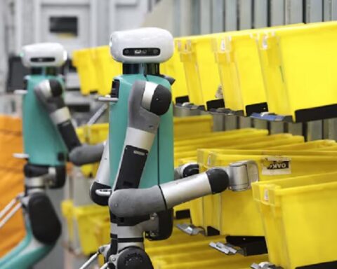 Амазон убрзава роботизацију магацина уз вештачку интелигенцију: Да ли ће људи ускоро остати без посла?