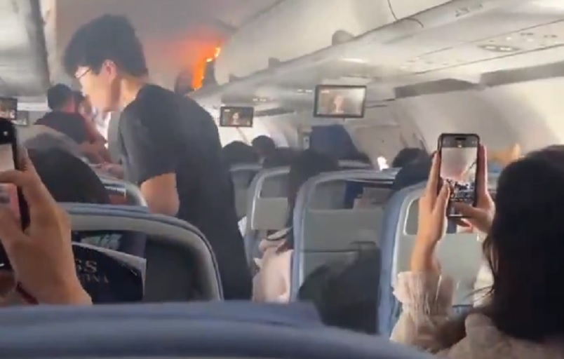 Пожар избио на лету Ер Чајне због литијумске батерије(ВИДЕО)