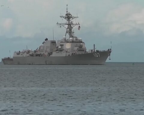 Америчка ратна флота стигла у Тринидад и Тобаго док расту тензије са Венецуелом