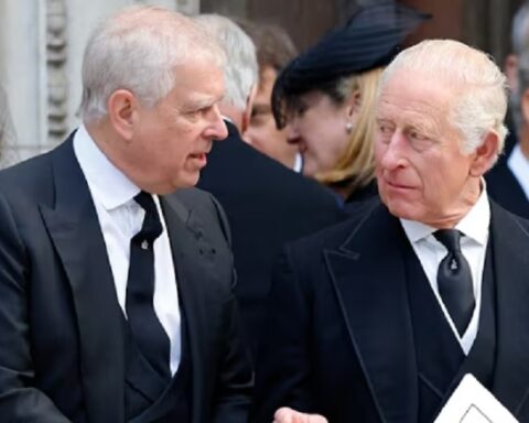 Краљ Чарлс на мети критика: „Колико дуго је знао за Епштајна и принца Ендруа?“