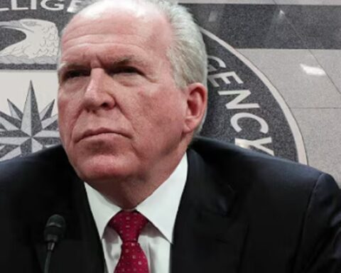 ЛАЖИ БИВШЕГ ШЕФА ЦИЈЕ: Џон Бренан оптужен због лажног сведочења о Трампу и Русији