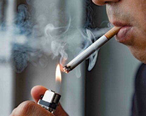 ЕУ припрема забрану филтер цигарета и вајпова: Де факто крај пушења у Европи?