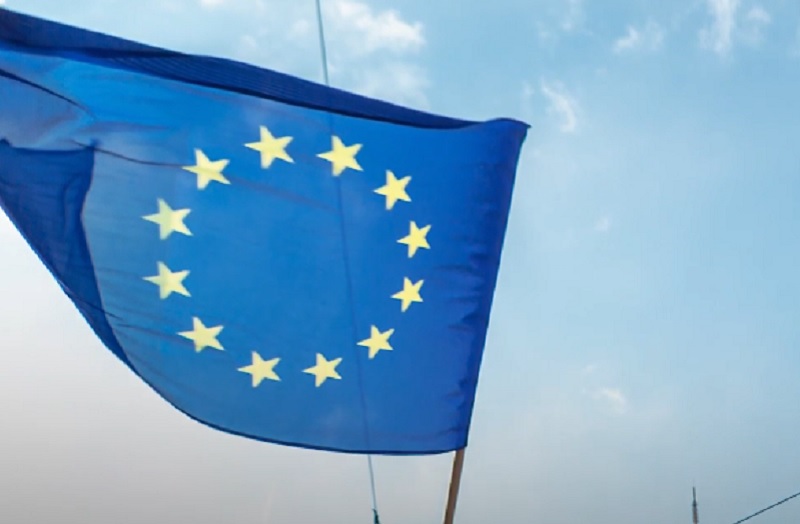 ЕУ у сукобу око руског новца: Споре се да ли украјински зајам треба да иде за европско или америчко оружје