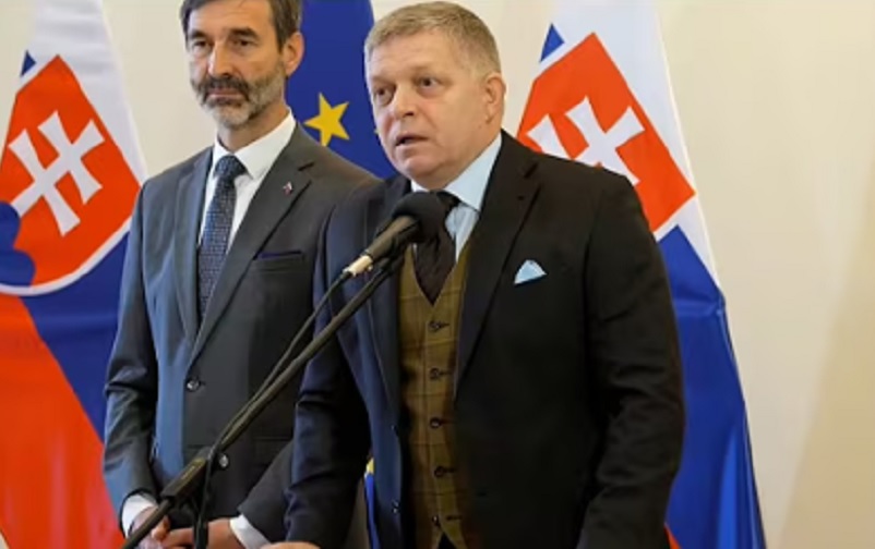 Фицо упозорава: „Брисел нас враћа у 1930-е, Словаци ће поново ложити дрва да се греју“