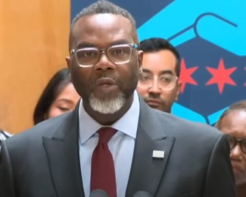 Градоначелник Чикага упозорава: „Грађански рат стиже у Америку“