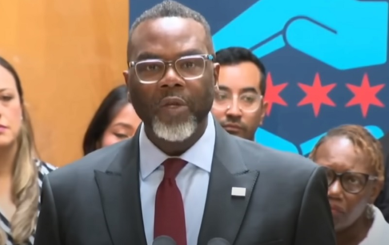 Градоначелник Чикага упозорава: „Грађански рат стиже у Америку“