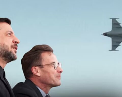 Зеленски наручује 150 шведских ловачких авиона у наредних 10-15 година