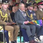 Краљ Чарлс открио први британски споменик ЛГБТ војницима