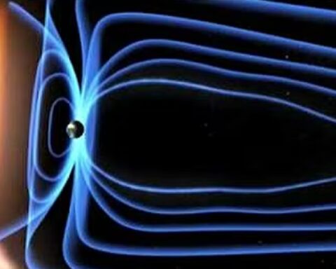 Земљино магнетно поље направило „сунчани преокрет“: Први пут у историји откривен феномен налик оном на Сунцу