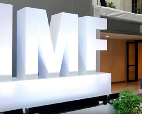 Упозорење ММФ-а: Светски дуг прети да надмаши глобалну економију до 2029.