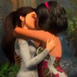 Нетфликс под ударом због дечјег цртаћа: Лезбејски пољубац тинејџерки изазвао бурну реакцију и масовна отказивања претплата