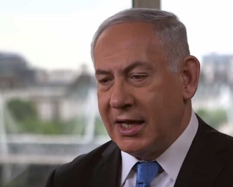 НЕТАЊАХУ ПОНОВО ПРЕД СУДОМ: Суђење за корупцију траје, Трамп тражи помиловање