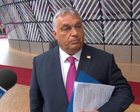 САД појачавају притисак на Мађарску да прекине увоз руске нафте