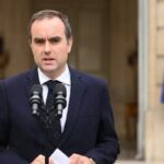 Француска у ХАОСУ: Премијер поднео оставку мање од 12 сати након што је предложио нову владу