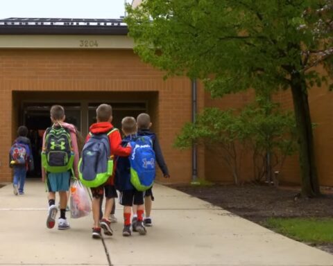 Канада: Школа „тајно мењала пол“ осмогодишњем дечаку без знања родитеља