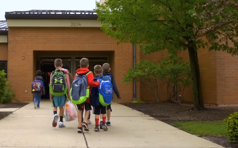 Канада: Школа „тајно мењала пол“ осмогодишњем дечаку без знања родитеља