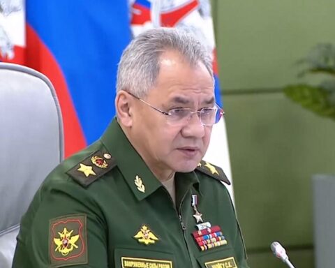 Шојгу упозорава: Запад жели да распарча Русију на десетине слабијих држава