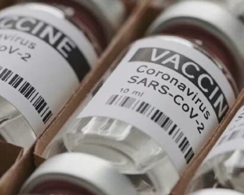 Сенат САД: Подаци доказују да су Ковид „вакцине“ нанеле више штете него користи