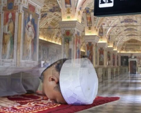 Ватиканска библиотека уступила просторију за муслиманске молитве