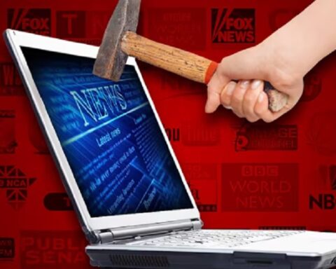 ИСТОРИЈСКИ ПАД ПОВЕРЕЊА У МЕДИЈЕ: Американци све мање верују новинама, телевизији и радију