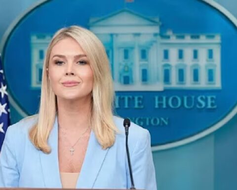 Белa кућа исмева Би-Би-Си због оставки водећих људи