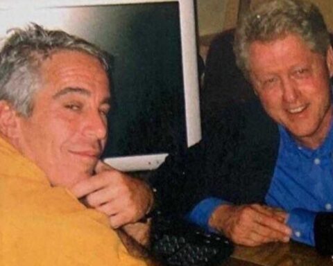 Председник САД наложио истрагу о везама Епштајна и Била Клинтона