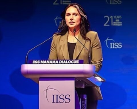 Габард: Политика „смене режима“ у свету је завршена