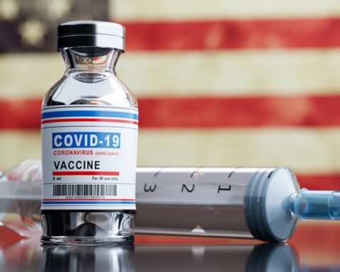 Расту захтеви за одговорност због вакцина против COVID-19 и начина пропаганде