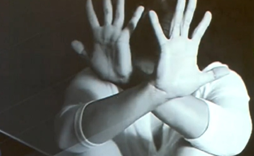 Затварала је прозор у свом дому, а преживела хорор: Силована и опљачкана 72-годишња жена у свом стану код Париза